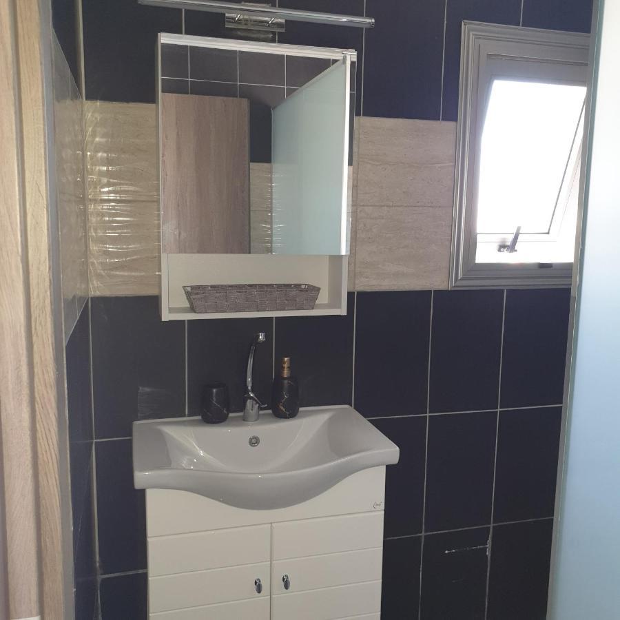 Ahoy Deluxe Apts Appartement Agia Napa Buitenkant foto