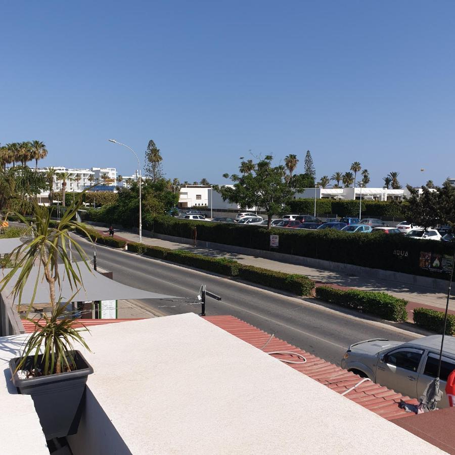 Ahoy Deluxe Apts Appartement Agia Napa Buitenkant foto